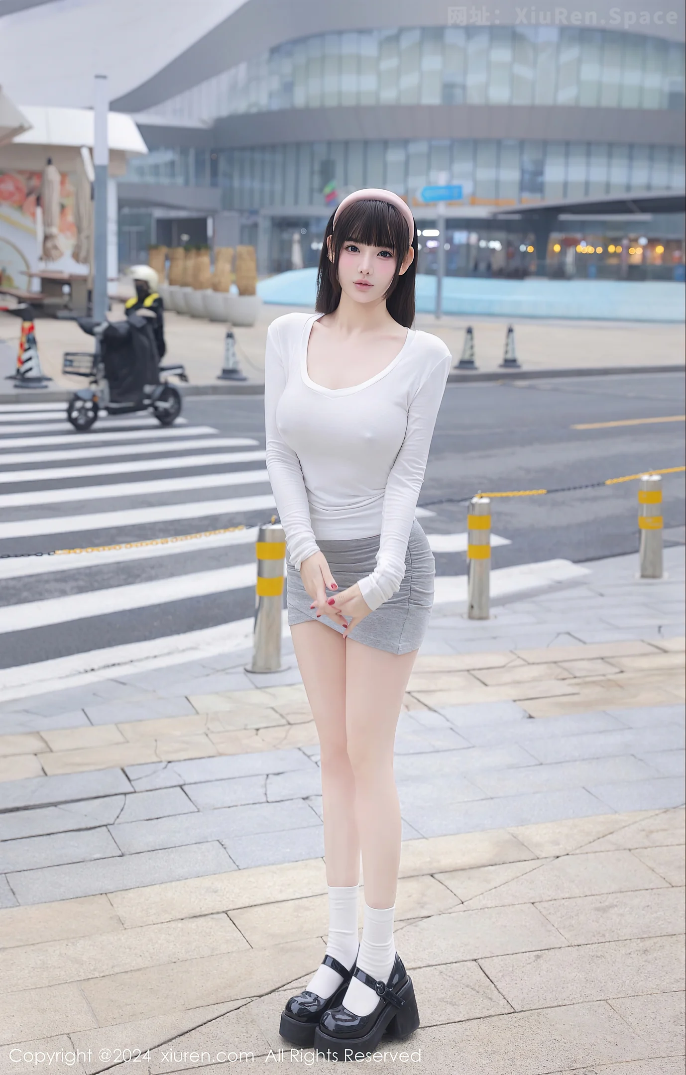 图片[2]-[XiuRen秀人网]VOL.8089 模特李可可浴室场景性感轻透连体衣配短裙秀惹火身材诱惑写真72P-秀人网官方网站